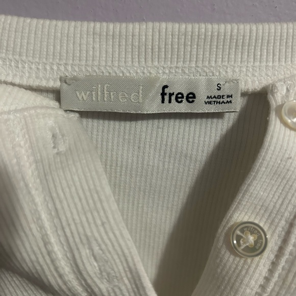 Aritzia long sleeve sweater - Picture 2 of 2